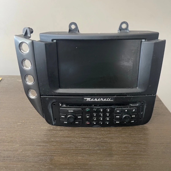 Maserati GranTurismo M145 Multimedia Head Unit Command Radio CD Navigation OEM