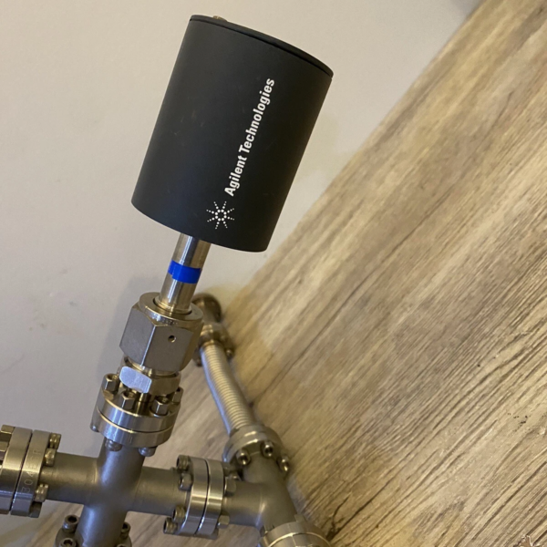 Agilent CDG-500 Capacitance Diaphragm Gauge 100 Torr Setpoints CDG500T0100VCR8S