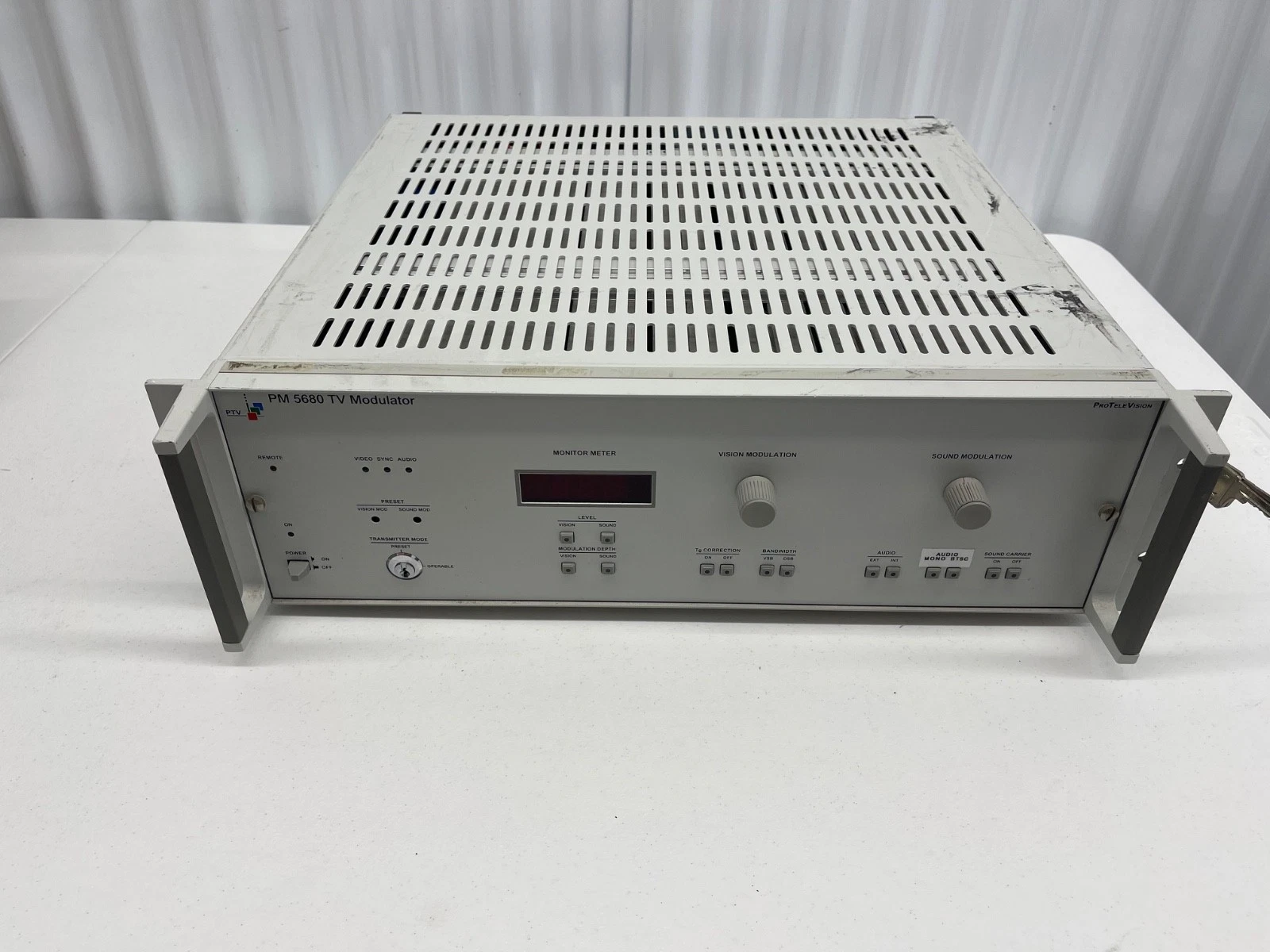 ProTeleVision PM 5680 TV Modulator PM5680M with Keys