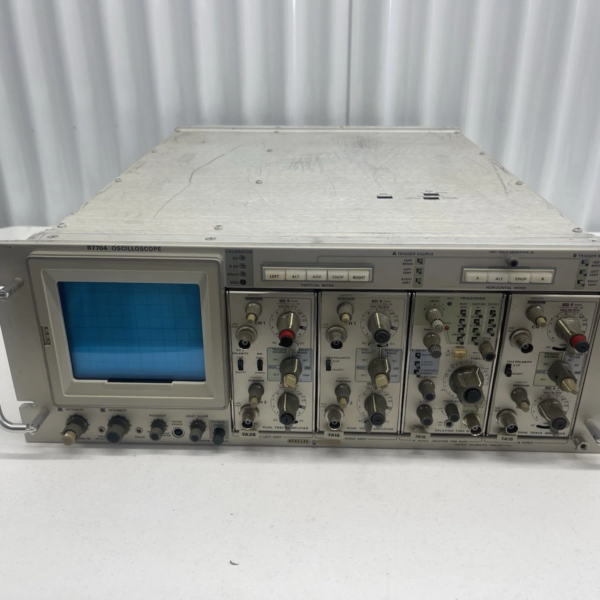 Tektronix R7704 Oscilloscope 150 MHz with 2 - 7A18, 7A26, 7B15,