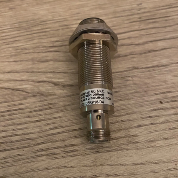 Allen-Bradley 872C-D5BP18-D4 SER. C Inductive Proximity Sensor Switch
